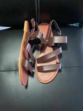NEW🎉 Unbranded Women’s Brown Strappy Flat Sandals Size 43/12 US